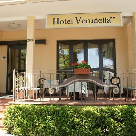 Hotel Verudella Rimini Buitenkant foto