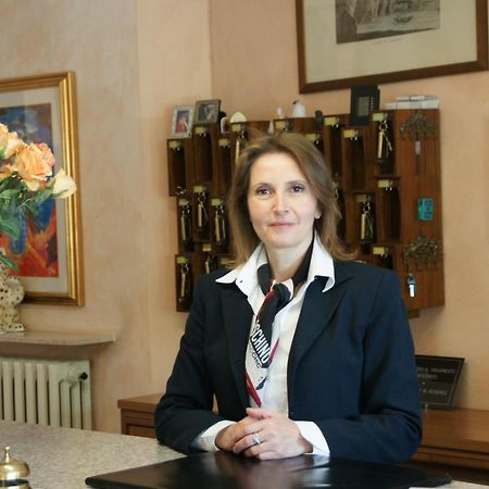 Hotel Verudella Rimini Buitenkant foto