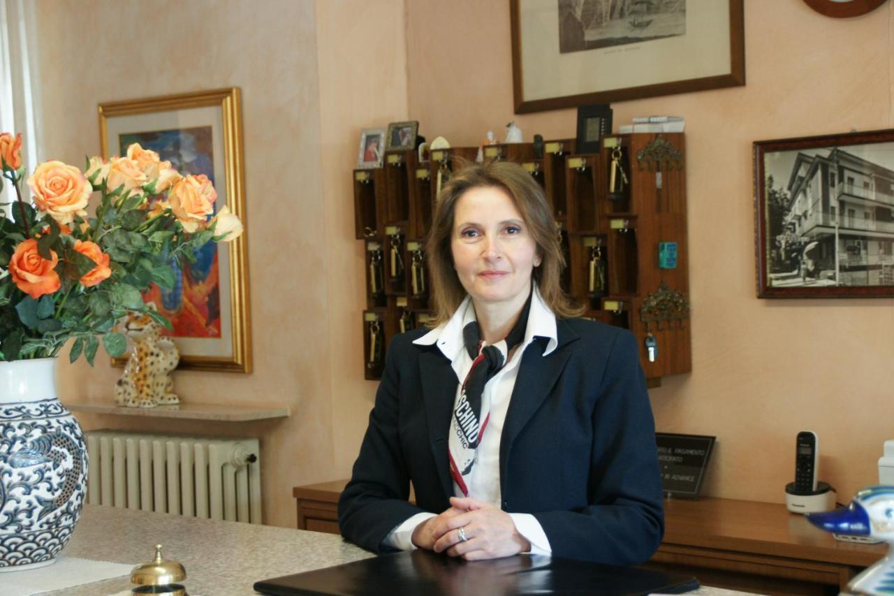 Hotel Verudella Rimini Buitenkant foto