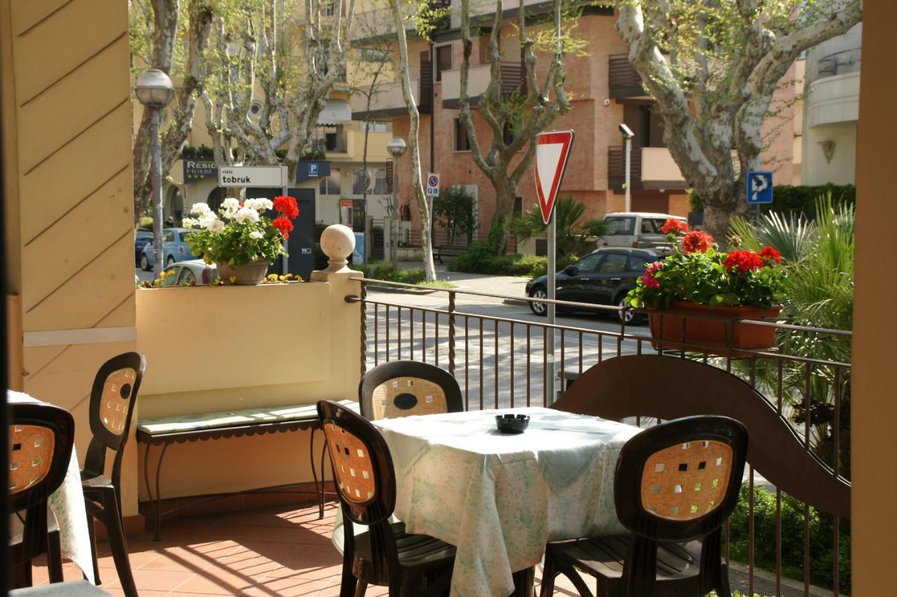 Hotel Verudella Rimini Buitenkant foto