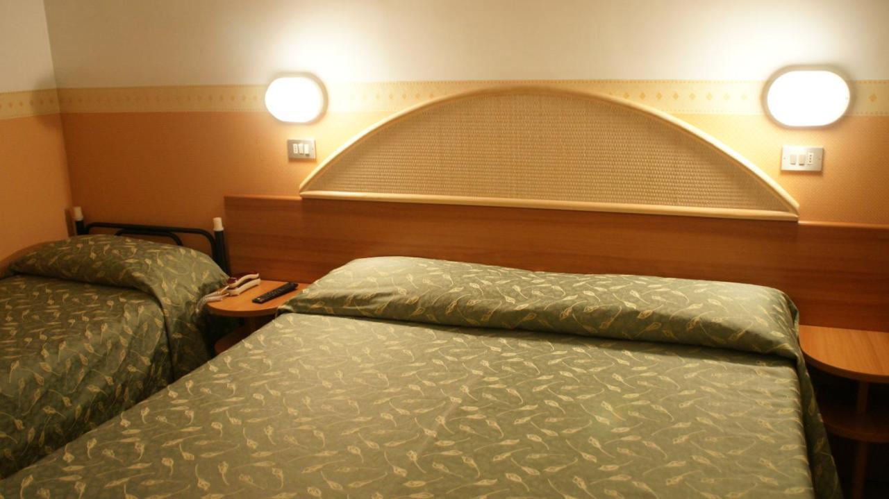 Hotel Verudella Rimini Buitenkant foto